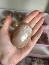 Load image into Gallery viewer, Peach Moonstone Palm