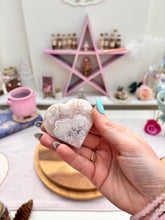 Load image into Gallery viewer, Flower Agate Heart