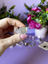 Load image into Gallery viewer, Flower Agate Dragon Head