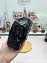Load image into Gallery viewer, Obsidian Cut base Freeform