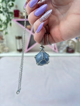 Load image into Gallery viewer, Tumble stone / Natural Crystal Cage Necklace
