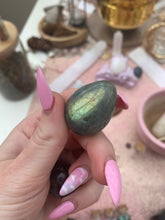 Load image into Gallery viewer, Labradorite Mini Egg