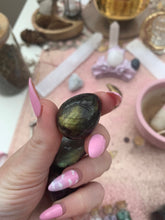 Load image into Gallery viewer, Labradorite Mini Egg