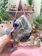 Load image into Gallery viewer, Amethyst Cut Base
