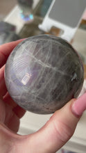Load and play video in Gallery viewer, Purple Flash Labradorite Sphere ( B )
