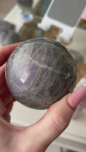 Load and play video in Gallery viewer, Purple Flash Labradorite Sphere ( B )
