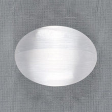 Load image into Gallery viewer, Selenite Palm Stone