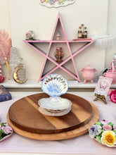 Load image into Gallery viewer, Silver shell with frosted glass insert
