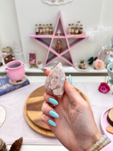 Load image into Gallery viewer, Flower Agate Tear drop
