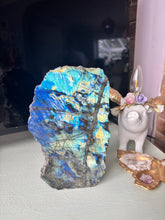 Load image into Gallery viewer, Labradorite Freeform
