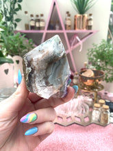 Load image into Gallery viewer, Amethyst Cut Base
