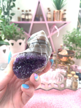 Load image into Gallery viewer, Amethyst Cut Base
