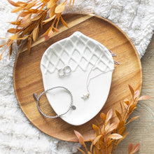 Load image into Gallery viewer, Autumn Acorn Dish
